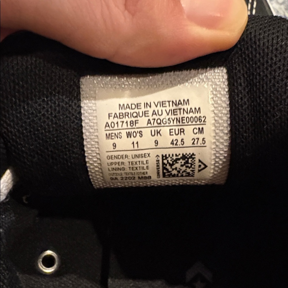 Converse Black and White Sneakers - Picture 7 of 7